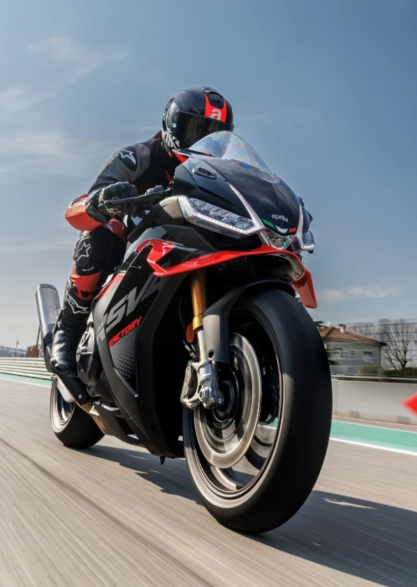 Aprilia RSV4 Factory
